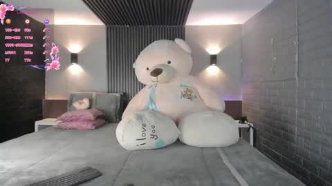 Snapshot of magic_marg chatting on 28, 4, 2026 Marge online show from 28, 4, 2026