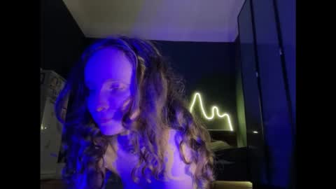 Snapshot of magic_mini_moon chatting on 9, 10, 2025 Mikky or Moon online show from 9, 10, 2025