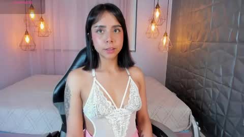 Snapshot of magic_oliviah chatting on 24, 4, 2026 Oliviah online show from 24, 4, 2026