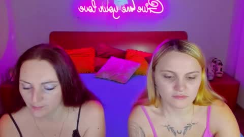 Snapshot of magiceyess chatting on 8, 1, 2025 Lili and Bella online show from 8, 1, 2025