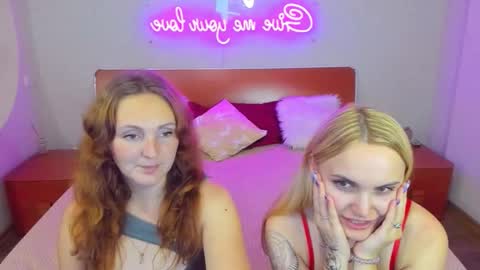 Snapshot of magiceyess chatting on 28, 10, 2025 Lili and Bella online show from 28, 10, 2025