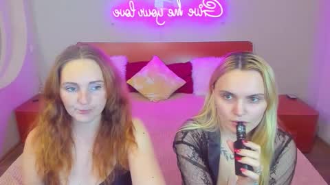 Snapshot of magiceyess chatting on 5, 12, 2025 Lili and Bella online show from 5, 12, 2025