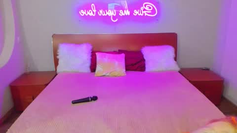 Lili and Bella online show from 8, 2, 2026