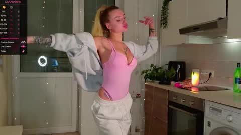 Snapshot of magiclovexo chatting on 10, 3, 2026 MagicLove online show from 10, 3, 2026