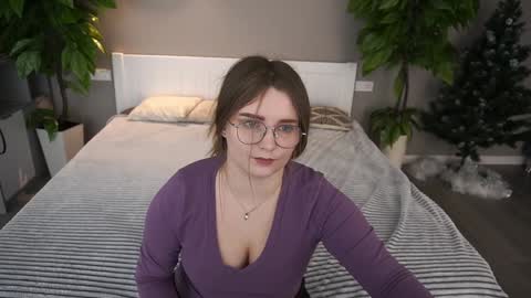 Snapshot of magicpeachhs chatting on 11, 12, 2024 Emily online show from 11, 12, 2024
