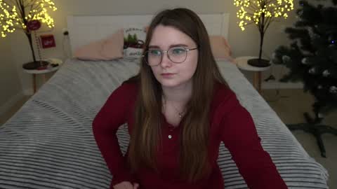 Snapshot of magicpeachhs chatting on 20, 12, 2024 Emily online show from 20, 12, 2024