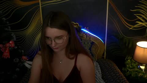 Snapshot of magicpeachhs chatting on 1, 1, 2025 Emily online show from 1, 1, 2025