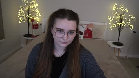 Snapshot of magicpeachhs chatting on 6, 1, 2025 Emily online show from 6, 1, 2025
