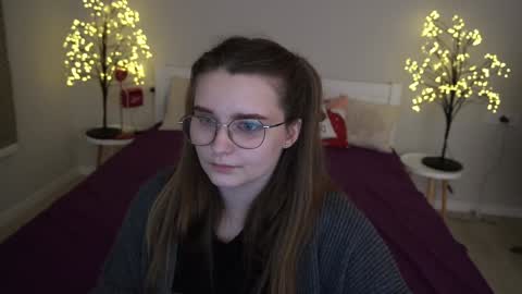 Snapshot of magicpeachhs chatting on 6, 1, 2025 Emily online show from 6, 1, 2025