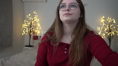 Snapshot of magicpeachhs chatting on 13, 1, 2025 Emily online show from 13, 1, 2025