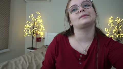 Snapshot of magicpeachhs chatting on 13, 1, 2025 Emily online show from 13, 1, 2025