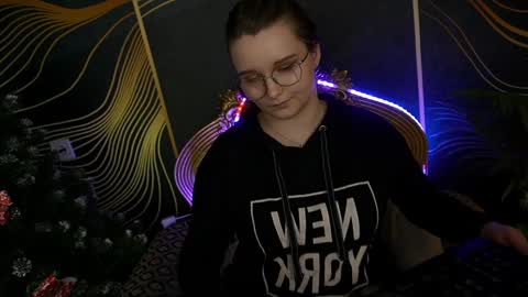 Snapshot of magicpeachhs chatting on 17, 1, 2025 Emily online show from 17, 1, 2025