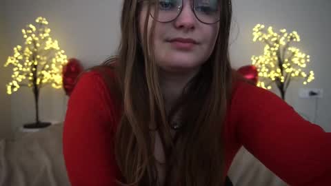 Snapshot of magicpeachhs chatting on 25, 2, 2025 Emily online show from 25, 2, 2025
