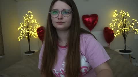 Snapshot of magicpeachhs chatting on 28, 2, 2025 Emily online show from 28, 2, 2025