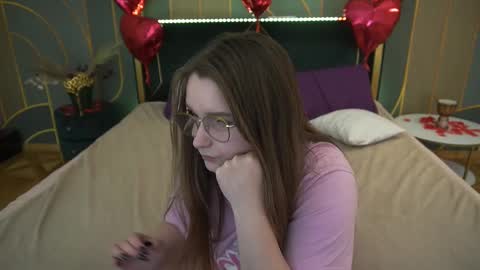 Snapshot of magicpeachhs chatting on 3, 3, 2025 Emily online show from 3, 3, 2025