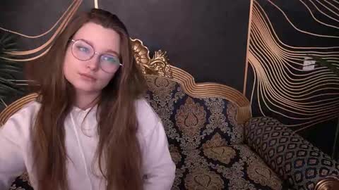 Snapshot of magicpeachhs chatting on 13, 9, 2025 Emily online show from 13, 9, 2025