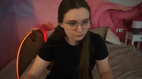 Snapshot of magicpeachhs chatting on 22, 9, 2025 Emily online show from 22, 9, 2025
