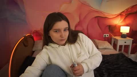 Snapshot of magicpeachhs chatting on 2, 10, 2025 Emily online show from 2, 10, 2025