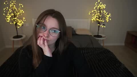 Snapshot of magicpeachhs chatting on 6, 10, 2025 Emily online show from 6, 10, 2025