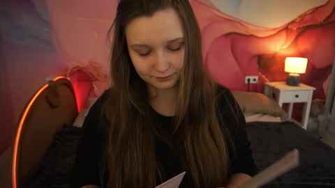 Snapshot of magicpeachhs chatting on 7, 10, 2025 Emily online show from 7, 10, 2025