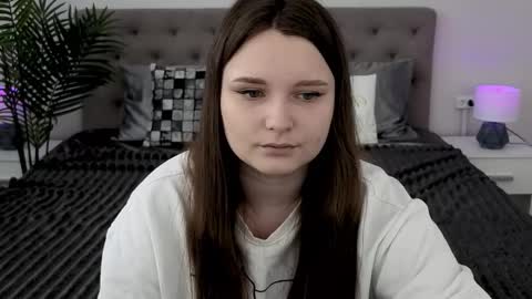 Snapshot of magicpeachhs chatting on 16, 3, 2026 Emily online show from 16, 3, 2026