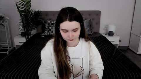 Snapshot of magicpeachhs chatting on 17, 3, 2026 Emily online show from 17, 3, 2026