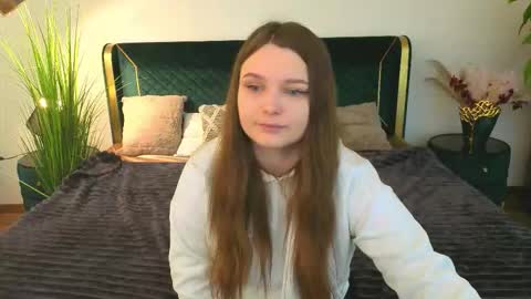 Snapshot of magicpeachhs chatting on 25, 3, 2026 Emily online show from 25, 3, 2026