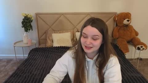 Snapshot of magicpeachhs chatting on 26, 3, 2026 Emily online show from 26, 3, 2026