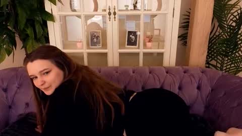 Snapshot of magicpeachhs chatting on 27, 3, 2026 Emily online show from 27, 3, 2026