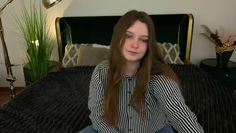 Snapshot of magicpeachhs chatting on 31, 3, 2026 Emily online show from 31, 3, 2026