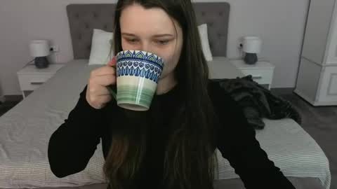 Snapshot of magicpeachhs chatting on 20, 4, 2026 Emily online show from 20, 4, 2026