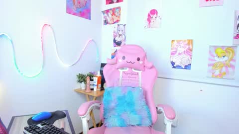 Snapshot of mahina01 chatting on 20, 10, 2025 online show from 20, 10, 2025
