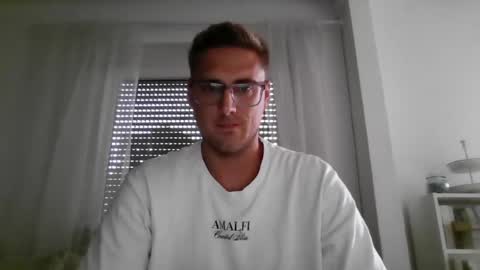 Snapshot of mahrcuhs chatting on 16, 7, 2026 mahrcuhs online show from 16, 7, 2026