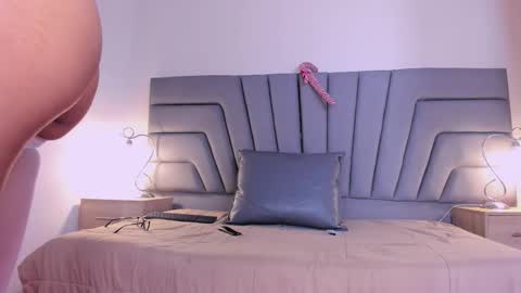 maia_520 online show from 17, 12, 2025