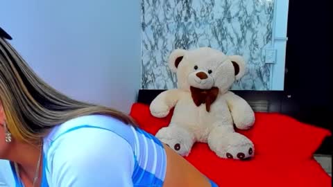 Maia Bronce online show from 21, 9, 2025