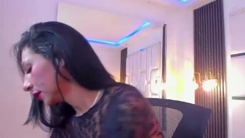 Snapshot of maia_clark520 chatting on 7, 7, 2026 Maia Clark online show from 7, 7, 2026