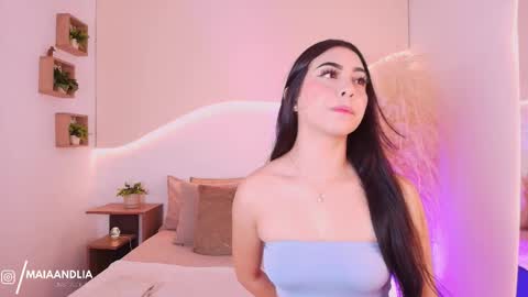 Snapshot of maia_lia_ chatting on 6, 10, 2025 MAIA  LIA  online show from 6, 10, 2025