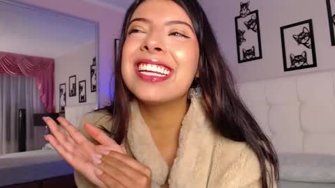 Maia Reficco online show from 6, 1, 2026