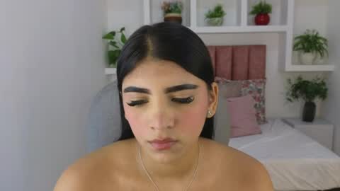 Maiaa Ruiz  online show from 6, 6, 2026