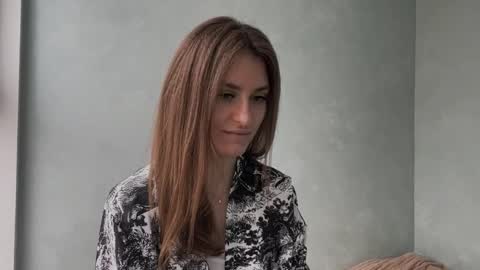 Snapshot of maiabarthe chatting on 2, 4, 2026 M I A online show from 2, 4, 2026