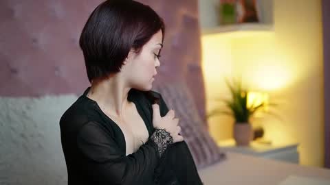 Snapshot of maiamini chatting on 22, 10, 2025 Maia online show from 22, 10, 2025