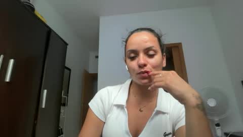 Snapshot of maiapark chatting on 20, 6, 2026 Maia online show from 20, 6, 2026