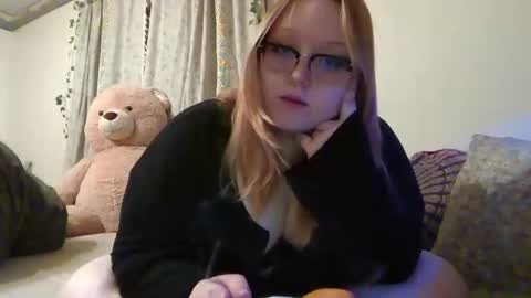 maicii006 online show from 3, 12, 2025