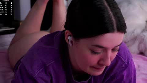 Snapshot of maidabuoy chatting on 9, 4, 2026 Lucy online show from 9, 4, 2026