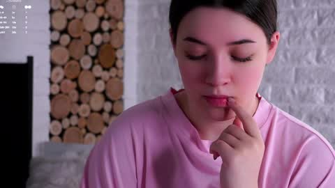 Snapshot of maidabuoy chatting on 15, 4, 2026 Lucy online show from 15, 4, 2026