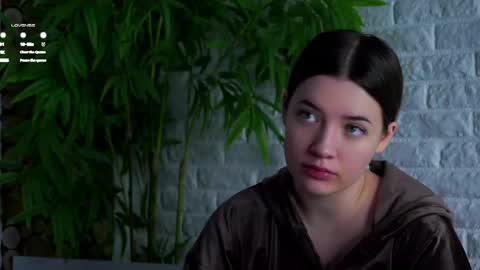 Snapshot of maidabuoy chatting on 28, 4, 2026 Lucy online show from 28, 4, 2026