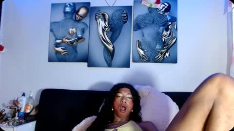 Snapshot of maidi_hot chatting on 5, 2, 2025 Bella Maidi online show from 5, 2, 2025