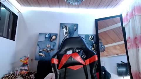 Snapshot of maidi_hot chatting on 13, 9, 2025 Bella Maidi online show from 13, 9, 2025