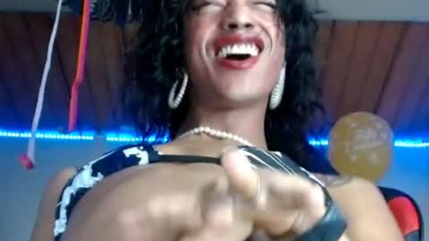 Snapshot of maidi_hot chatting on 23, 4, 2026 Bella Maidi online show from 23, 4, 2026