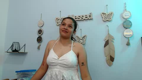 Snapshot of maidycute18 chatting on 20, 4, 2026 MAIDY online show from 20, 4, 2026